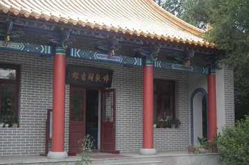 大乘佛教和小乘佛教哪个好