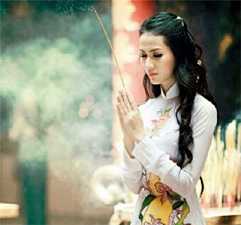 寺院里烧香：头香和末香哪个功德大